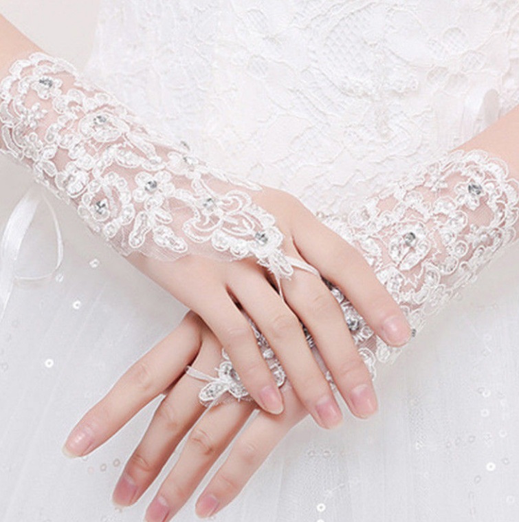 Wedding Jewelries You Must Have gloves