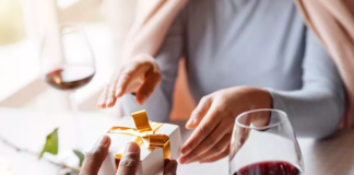 Last Minute Anniversary Gifts For Him Who Loves Wine