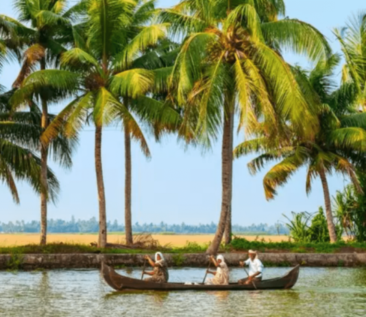 What are the Best Boating Destinations in India